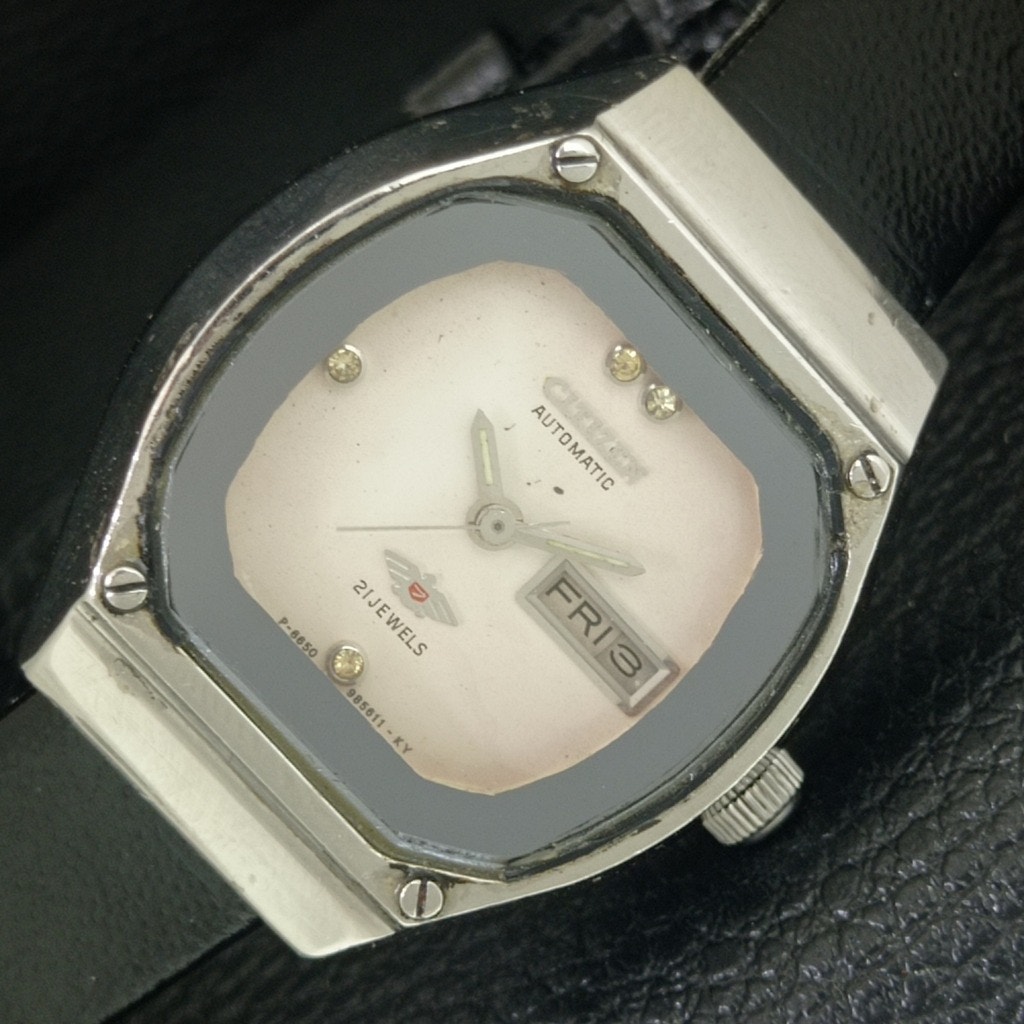 Vintage 1978 Citizen Automatic Womans Silver Watch WDaydate  White Accents